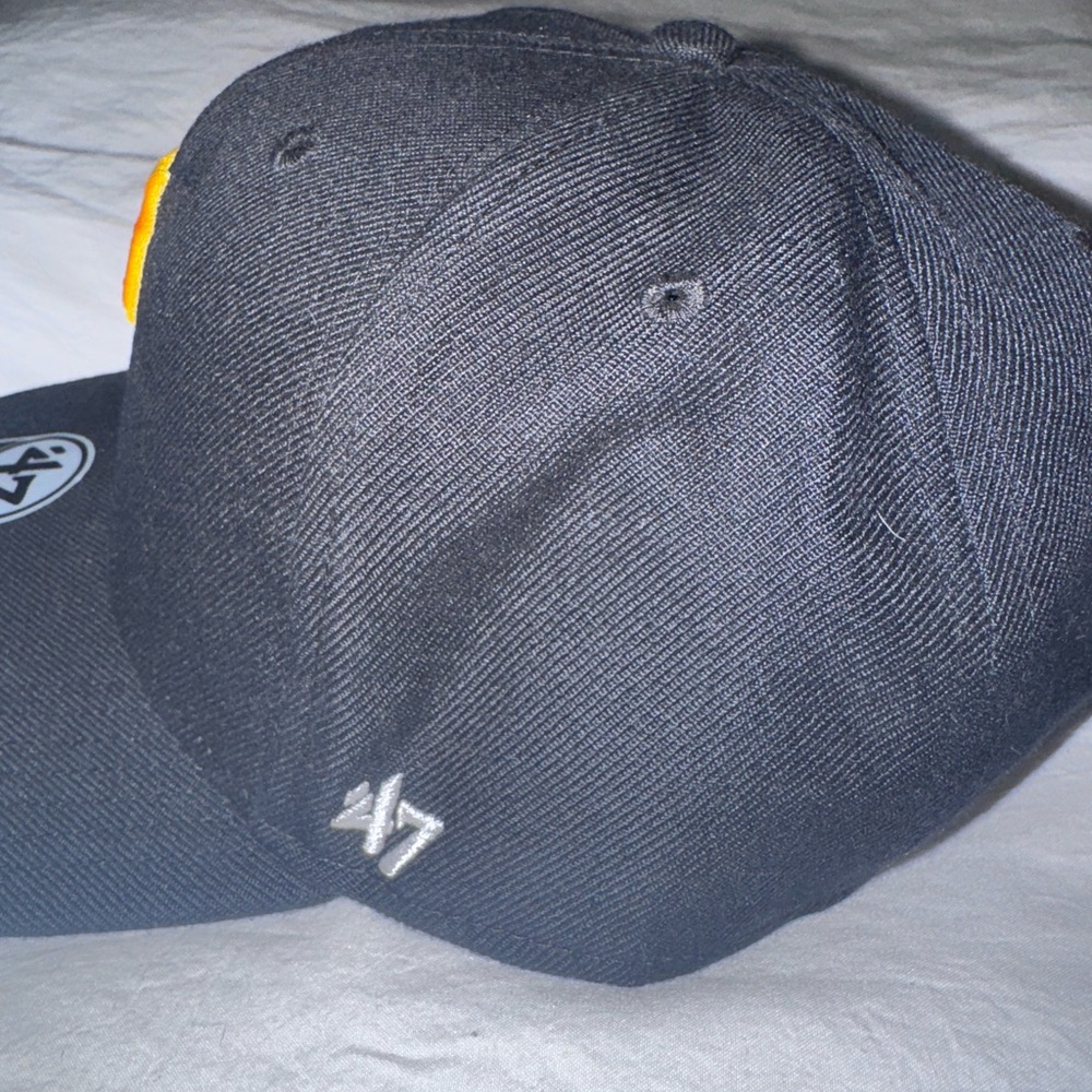 47 Brand Pittsburgh Pirates Captain Snapback Hat - Picture 5 of 7